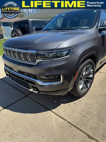 2022 Jeep Grand Wagoneer Series III 4WD photo