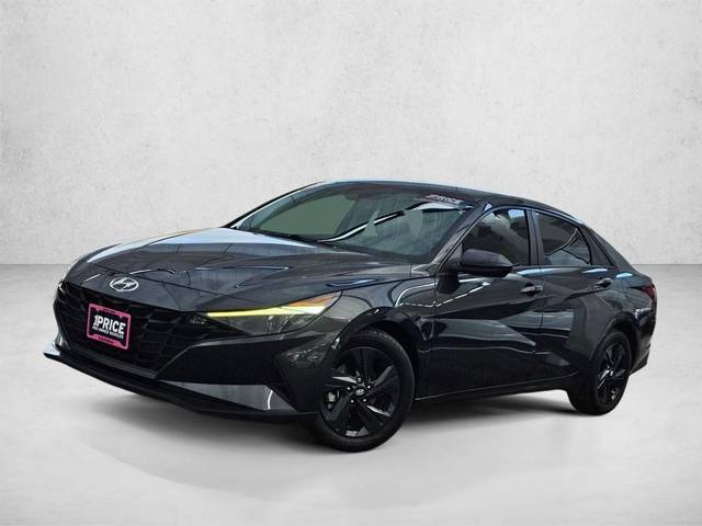 2023 Hyundai Elantra SEL FWD photo