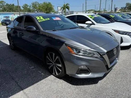 2022 Nissan Altima 2.5 SR FWD photo