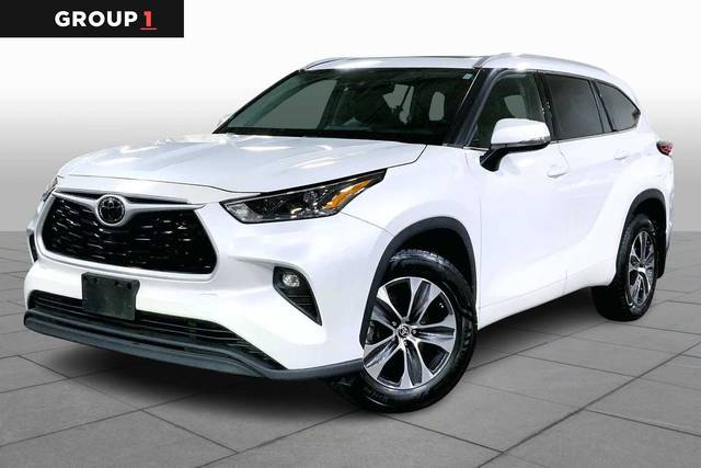 2022 Toyota Highlander XLE AWD photo