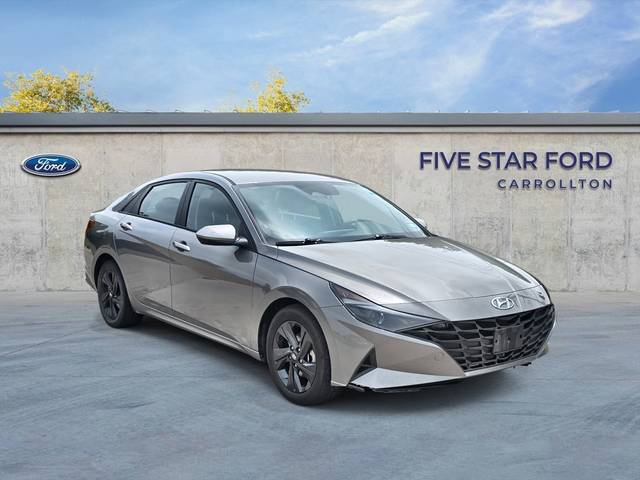 2022 Hyundai Elantra SEL FWD photo
