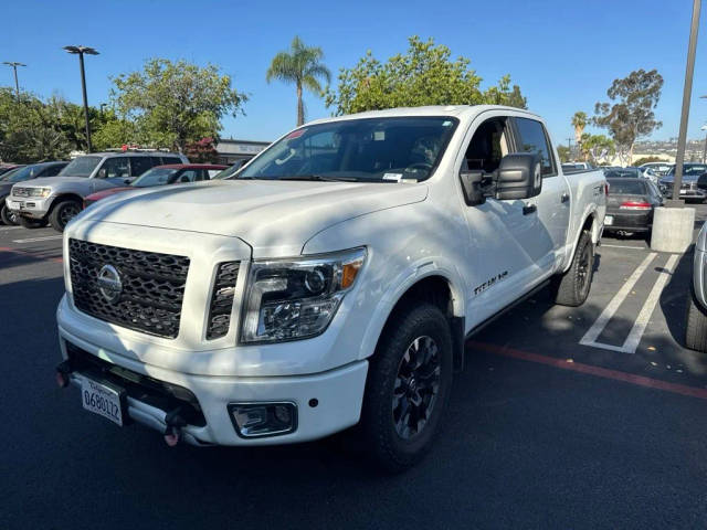 2019 Nissan Titan PRO-4X 4WD photo