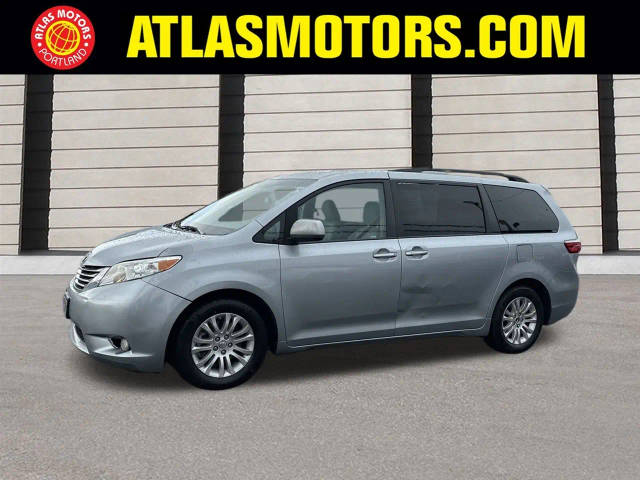2015 Toyota Sienna XLE FWD photo