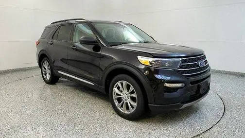 2022 Ford Explorer XLT 4WD photo