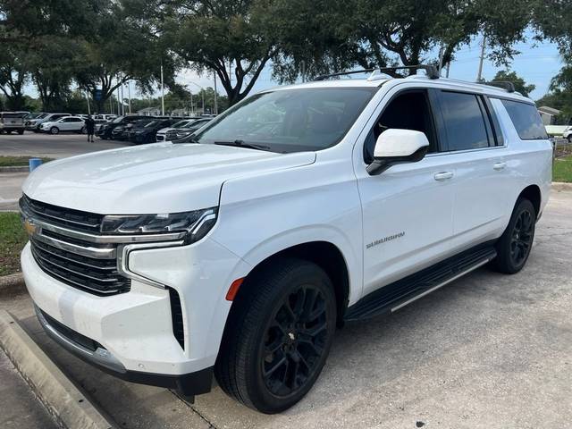 2022 Chevrolet Suburban LT 4WD photo