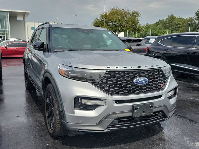 2022 Ford Explorer ST 4WD photo