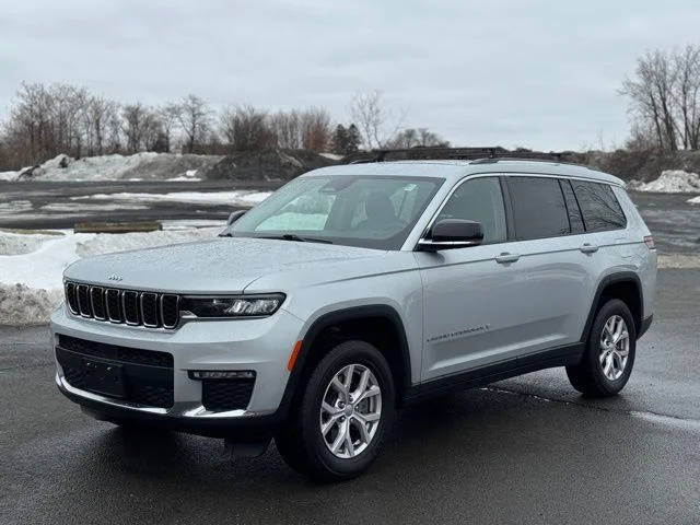 2022 Jeep Grand Cherokee L Limited 4WD photo