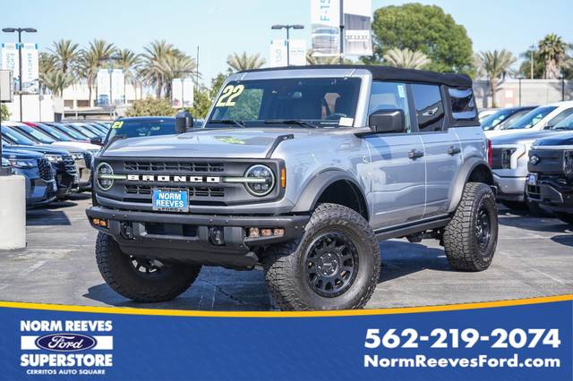 2022 Ford Bronco 4 Door Black Diamond 4WD photo
