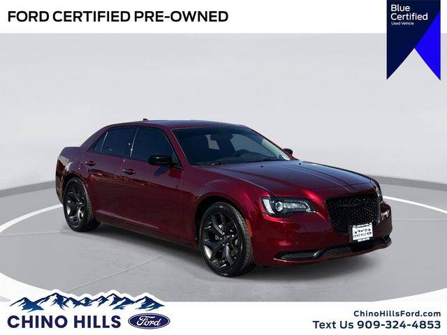 2022 Chrysler 300 Touring RWD photo