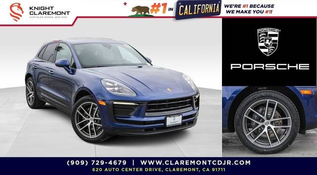 2022 Porsche Macan  AWD photo