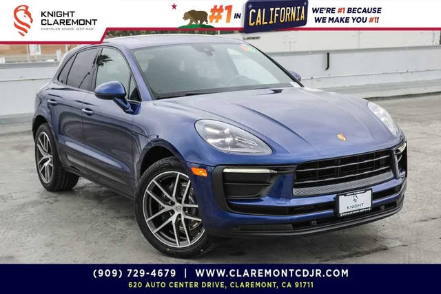 2022 Porsche Macan  AWD photo
