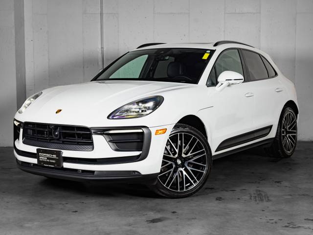 2022 Porsche Macan AWD photo