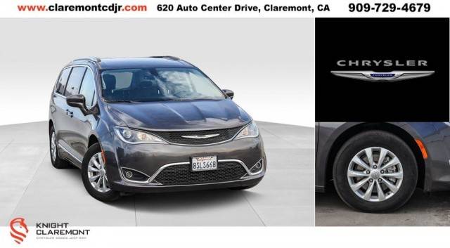 2019 Chrysler Pacifica Minivan Touring L FWD photo