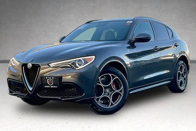 2022 Alfa Romeo Stelvio Ti AWD photo
