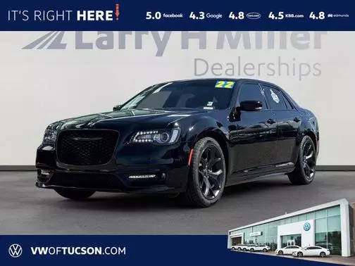 2022 Chrysler 300 Touring L RWD photo