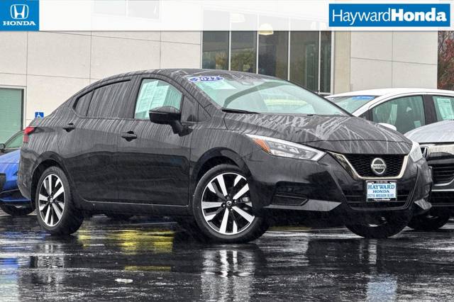 2022 Nissan Versa SR FWD photo
