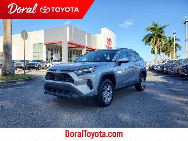 2022 Toyota RAV4 XLE FWD photo