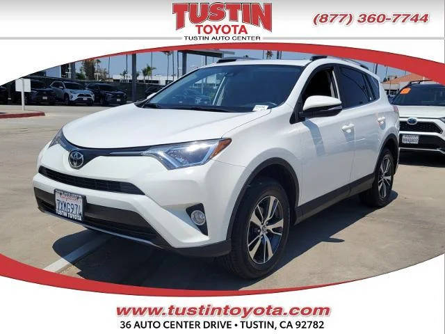 2017 Toyota RAV4 XLE FWD photo
