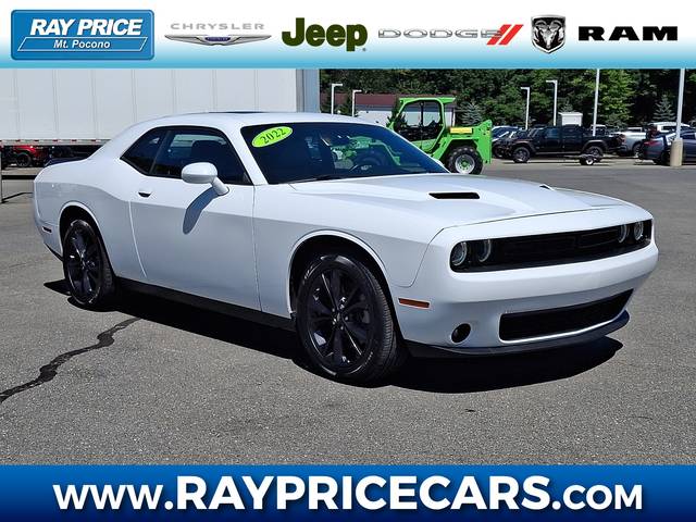 2022 Dodge Challenger SXT AWD photo