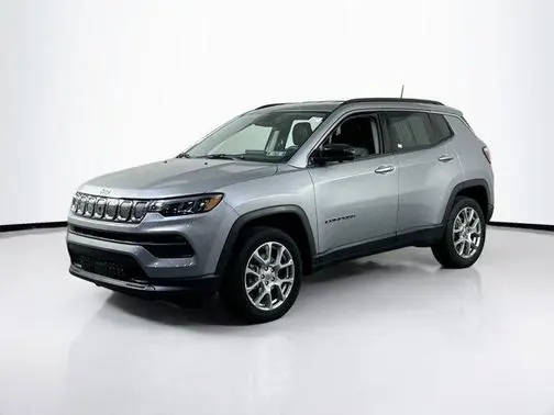 2022 Jeep Compass Latitude Lux 4WD photo