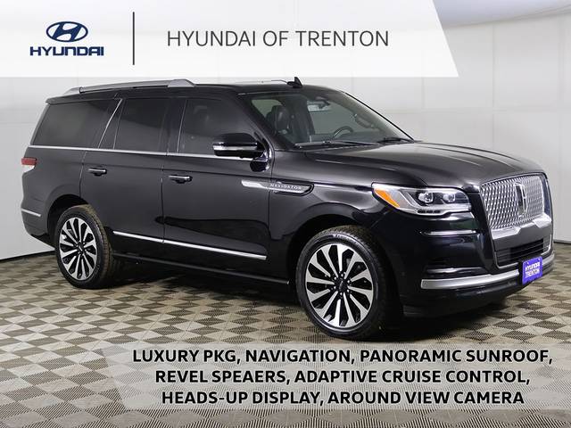 2022 Lincoln Navigator Reserve 4WD photo