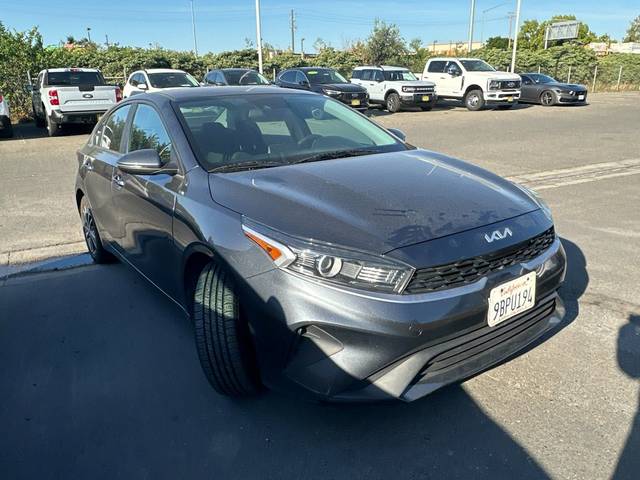 2022 Kia Forte LXS FWD photo