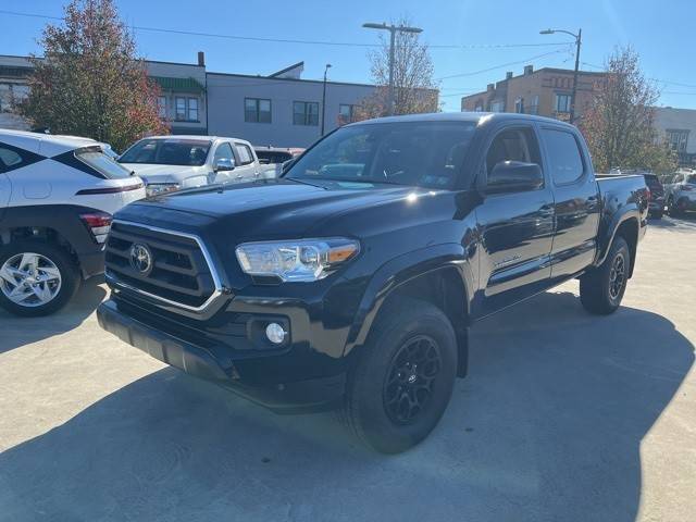 2022 Toyota Tacoma SR5 4WD photo