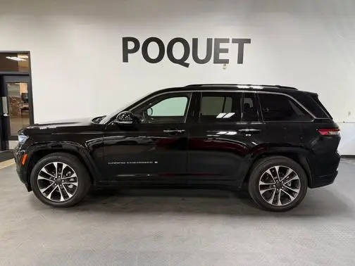 2022 Jeep Grand Cherokee Overland 4WD photo