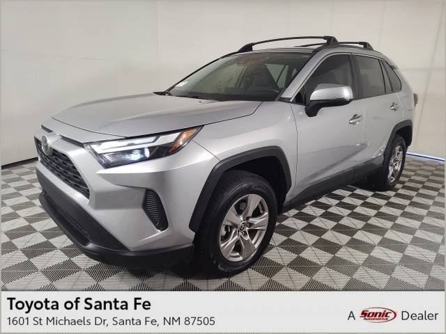 2022 Toyota RAV4 XLE AWD photo