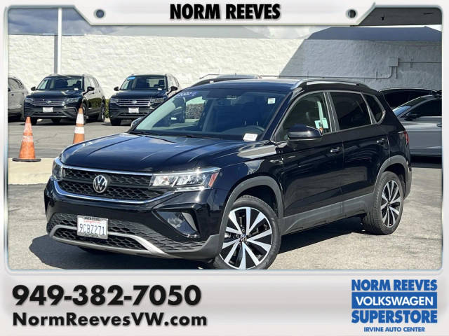 2022 Volkswagen Taos SE FWD photo