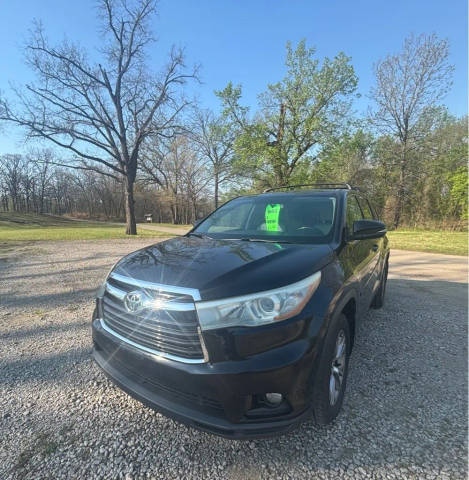 2015 Toyota Highlander LE AWD photo