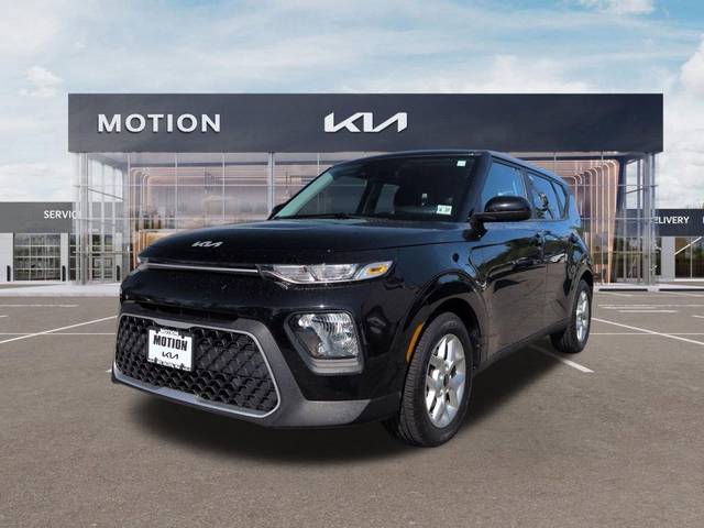 2022 Kia Soul LX FWD photo