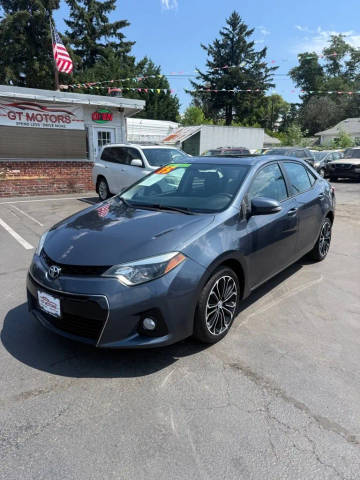 2015 Toyota Corolla FWD photo