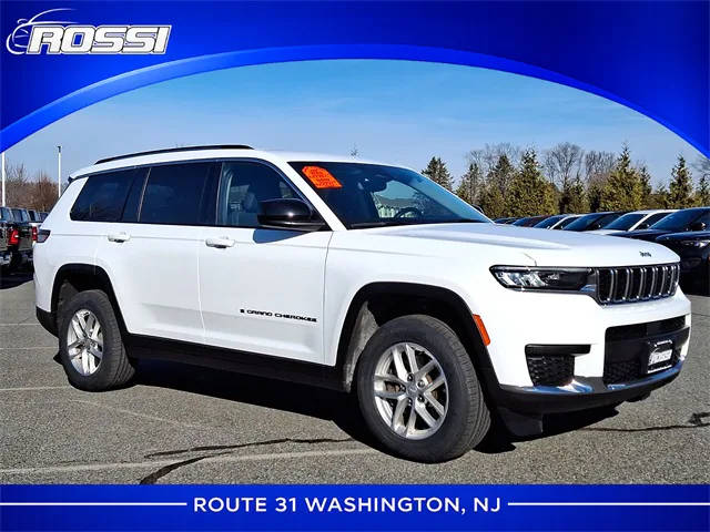 2022 Jeep Grand Cherokee L Laredo 4WD photo