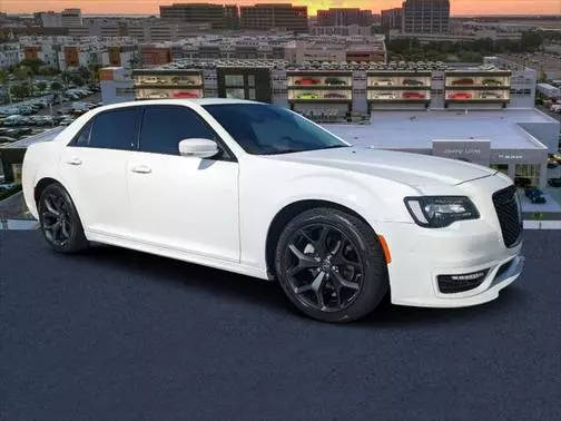 2022 Chrysler 300 Touring L RWD photo