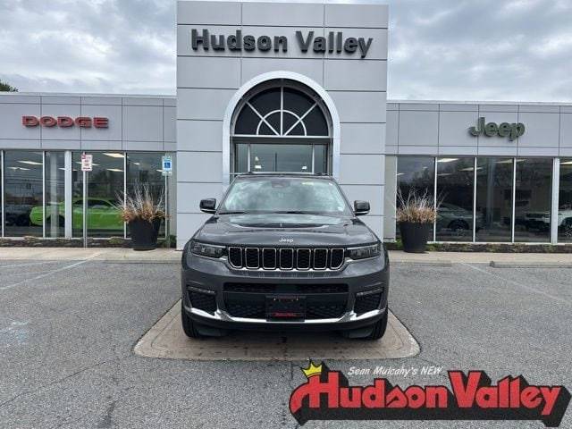 2022 Jeep Grand Cherokee L Limited 4WD photo