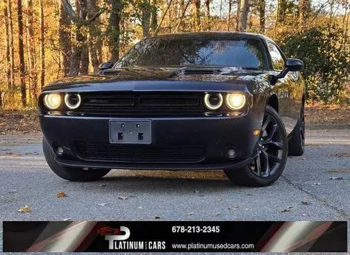 2022 Dodge Challenger SXT RWD photo