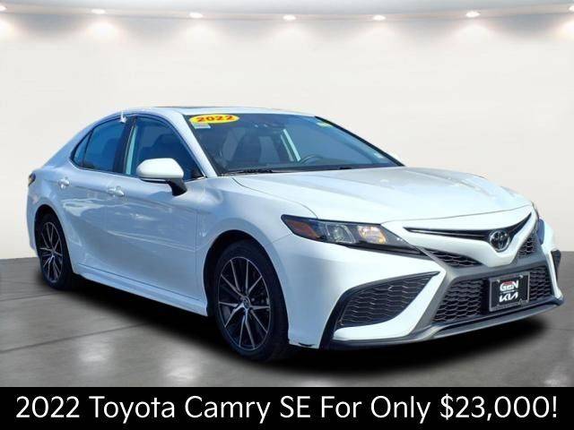 2022 Toyota Camry SE FWD photo