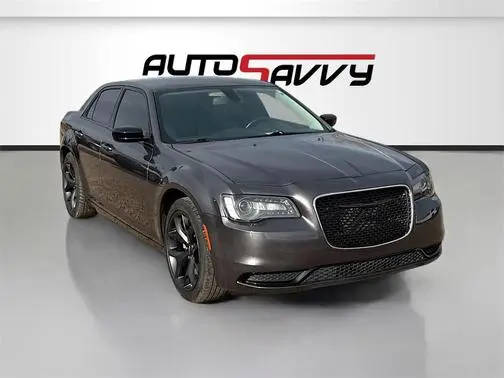 2022 Chrysler 300 Touring RWD photo