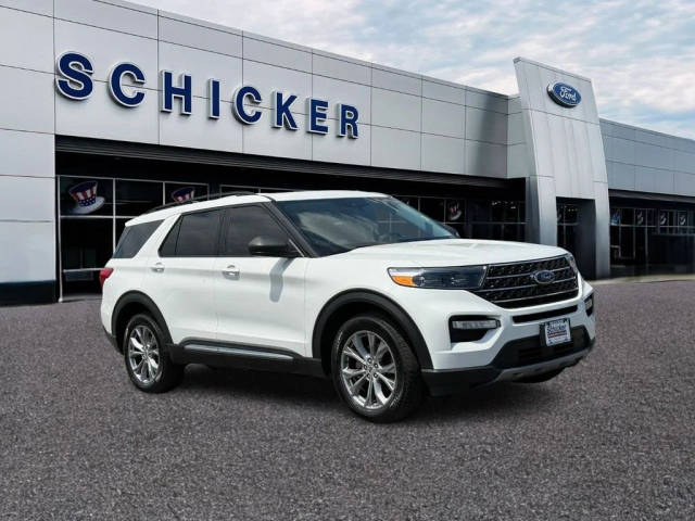 2022 Ford Explorer XLT 4WD photo