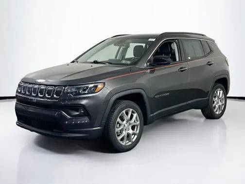 2022 Jeep Compass Latitude Lux 4WD photo