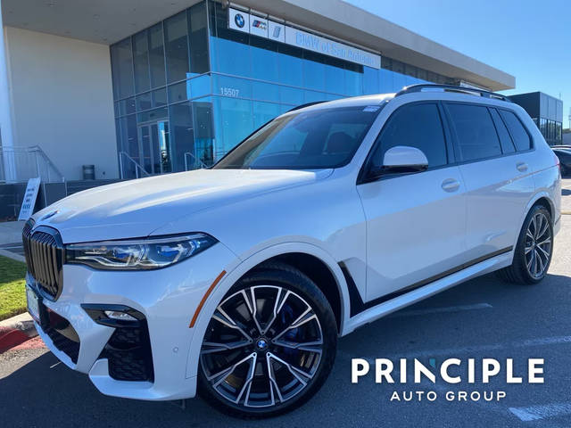 2022 BMW X7 M50i AWD photo