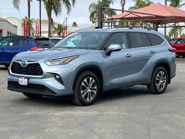 2022 Toyota Highlander Hybrid XLE AWD photo