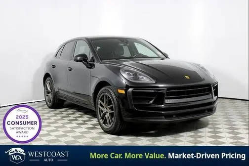 2022 Porsche Macan AWD photo