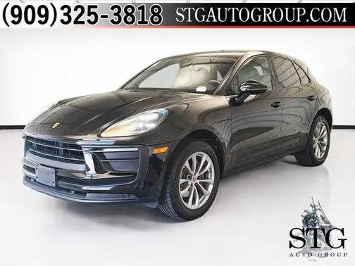 2022 Porsche Macan AWD photo
