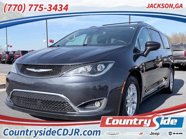 2020 Chrysler Pacifica Minivan Touring L FWD photo