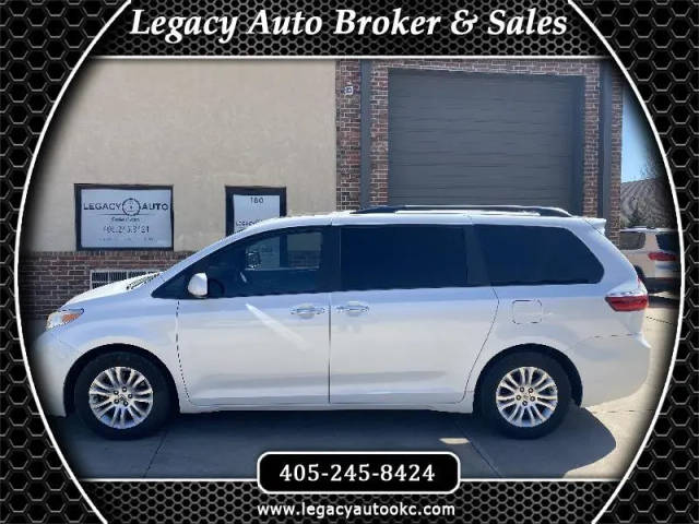 2015 Toyota Sienna XLE FWD photo