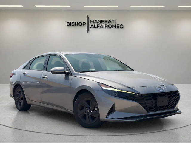 2022 Hyundai Elantra SEL FWD photo