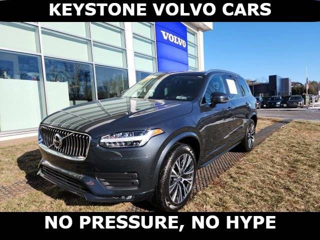 2022 Volvo XC90 Momentum AWD photo