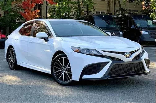 2022 Toyota Camry SE FWD photo